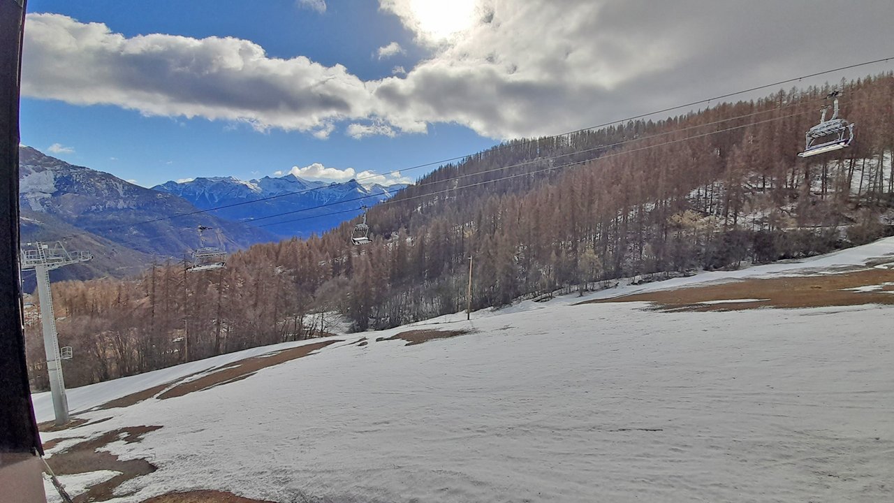 VALGARDENA  (  )