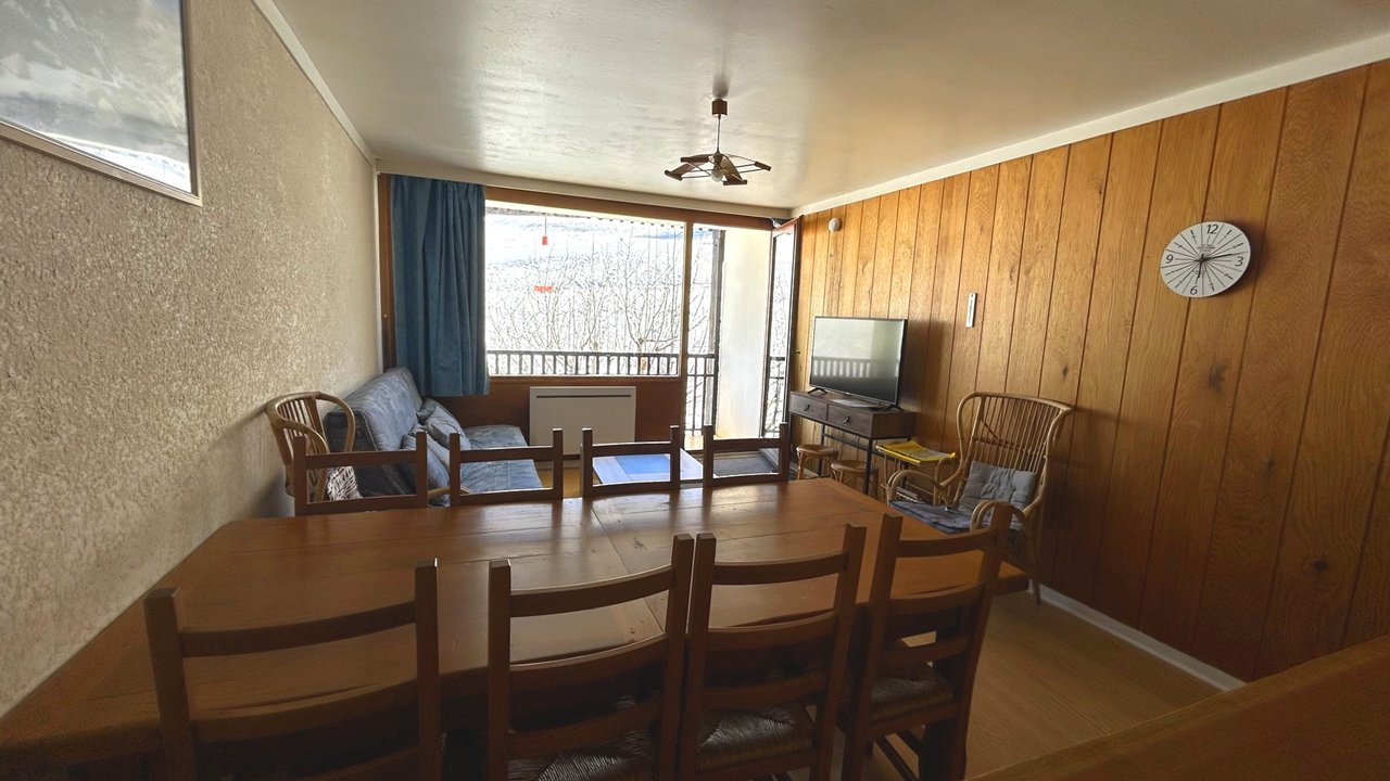 Les Pr&eacute;s  (  )